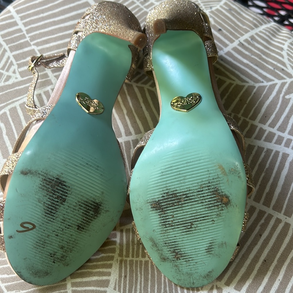 Betsy Johnson Champagne Rose Gold Sparkle Heels Size 6.5 t-strap glitter - Picture 5 of 8